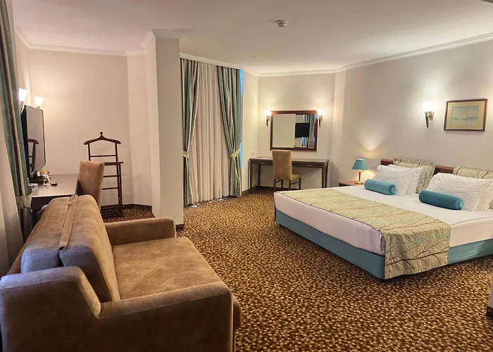 Best Western Plus Khan Hotel