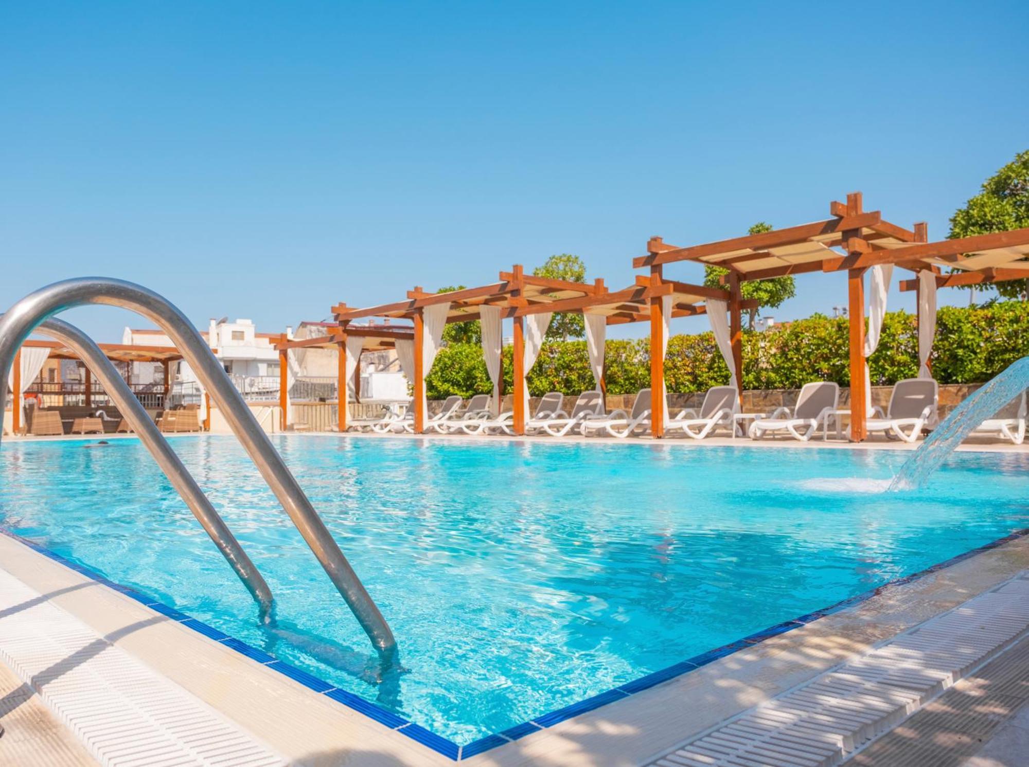 Otel Western Khan 4*